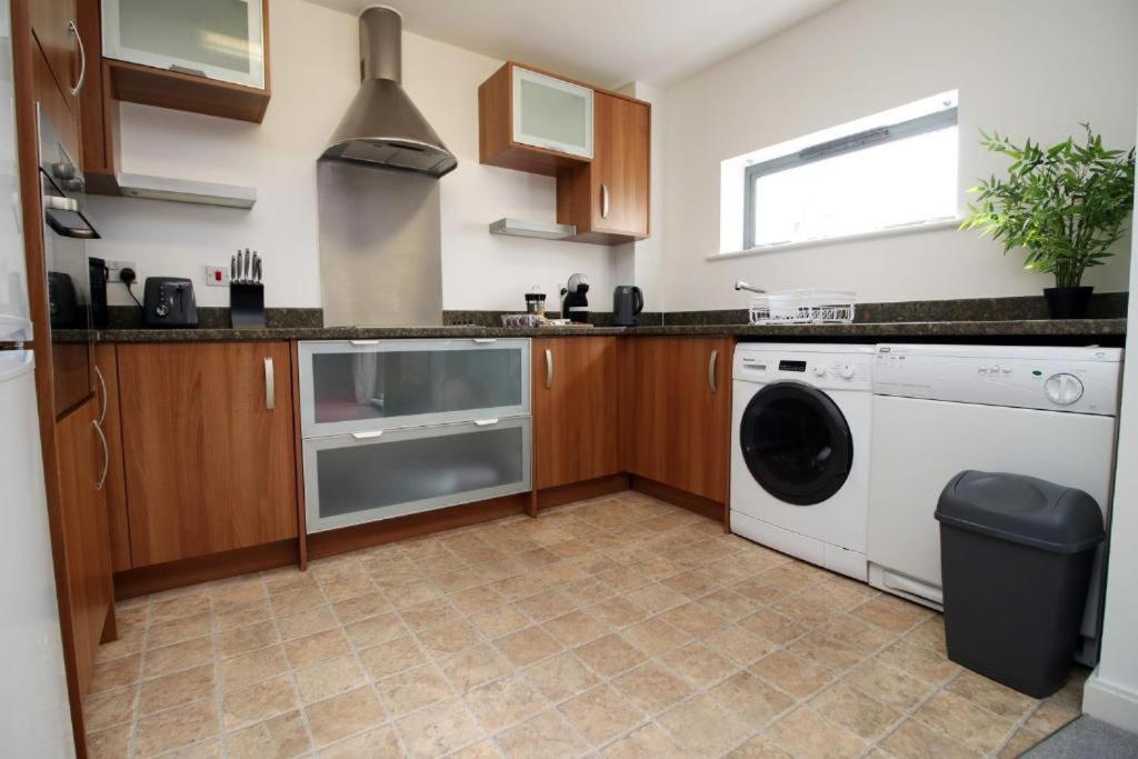 Observatory 2 Bedroom Overlooking Apartment Swansea